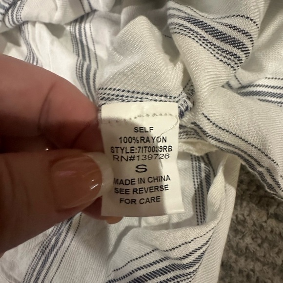 HONEY BELLE white/blue striped off the shoulder top, size S! - Picture 4 of 5